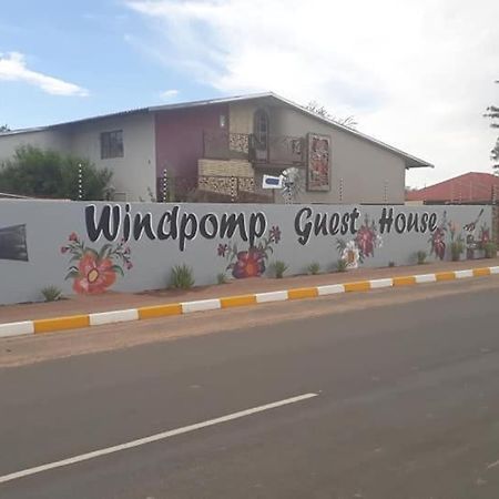 Die Windpomp Guesthouse Gobabis Екстериор снимка