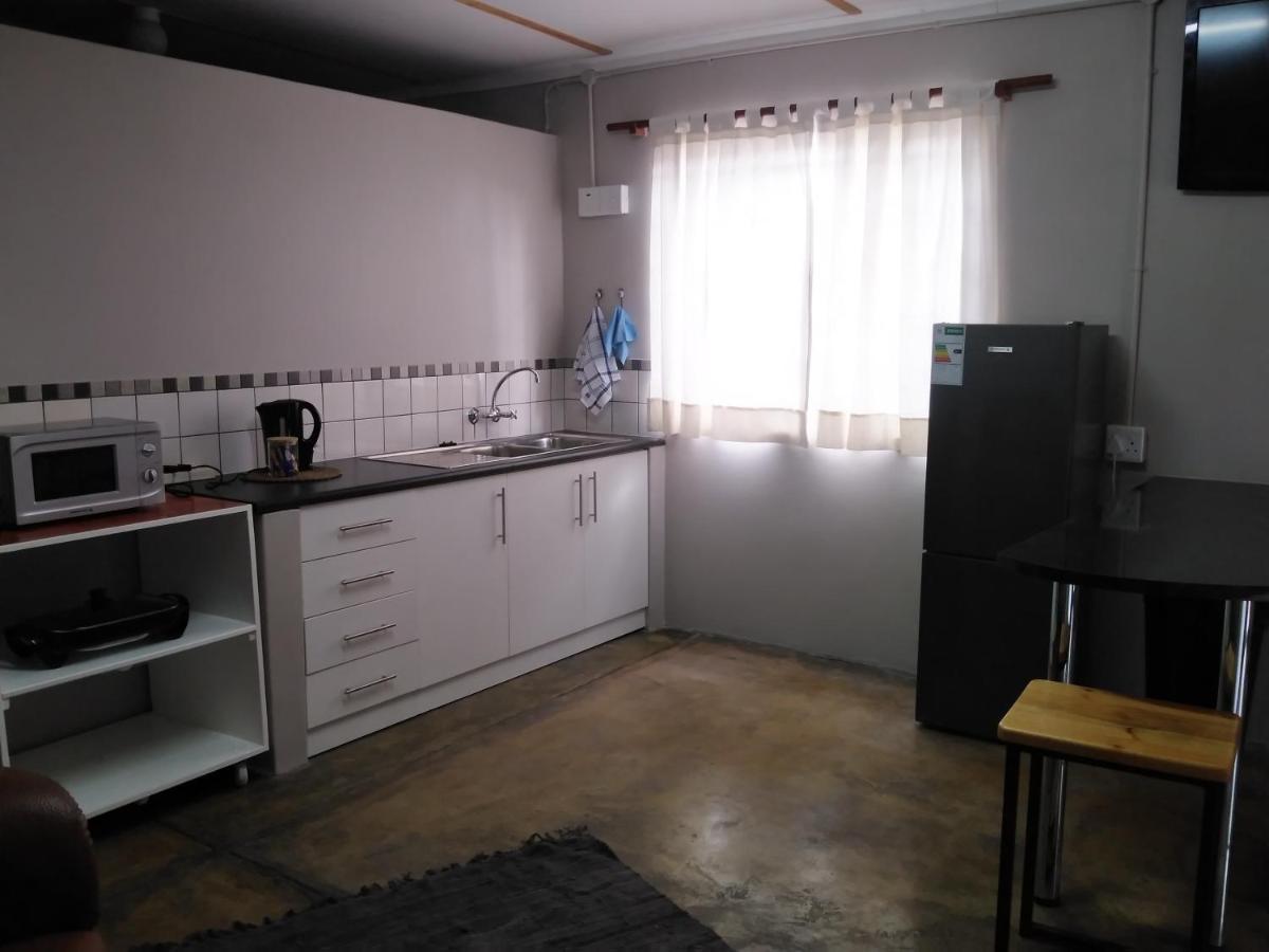Die Windpomp Guesthouse Gobabis Екстериор снимка