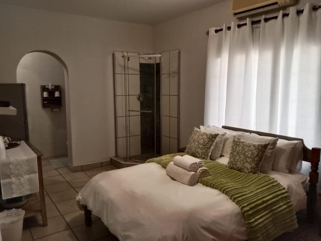 Die Windpomp Guesthouse Gobabis Екстериор снимка