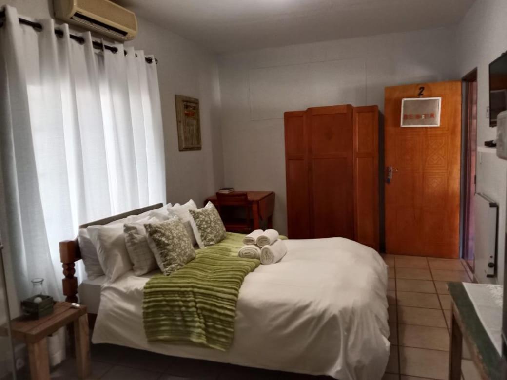 Die Windpomp Guesthouse Gobabis Екстериор снимка