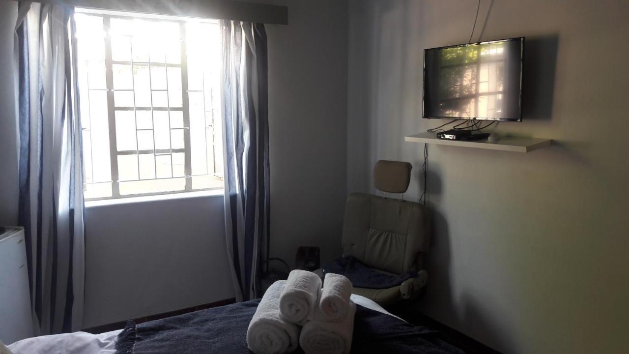 Die Windpomp Guesthouse Gobabis Екстериор снимка