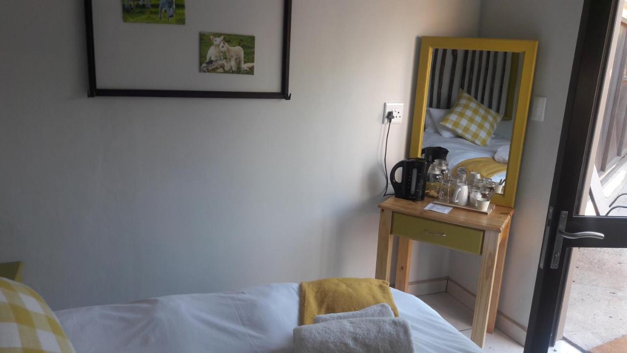 Die Windpomp Guesthouse Gobabis Екстериор снимка