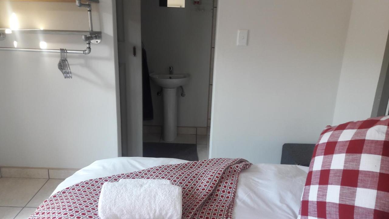 Die Windpomp Guesthouse Gobabis Екстериор снимка